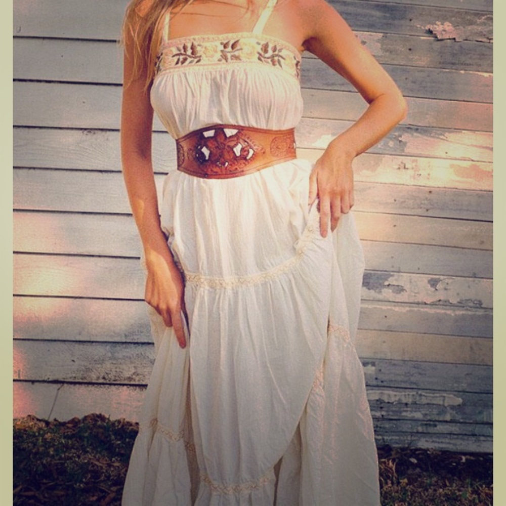 Embroidered loose maxi dress